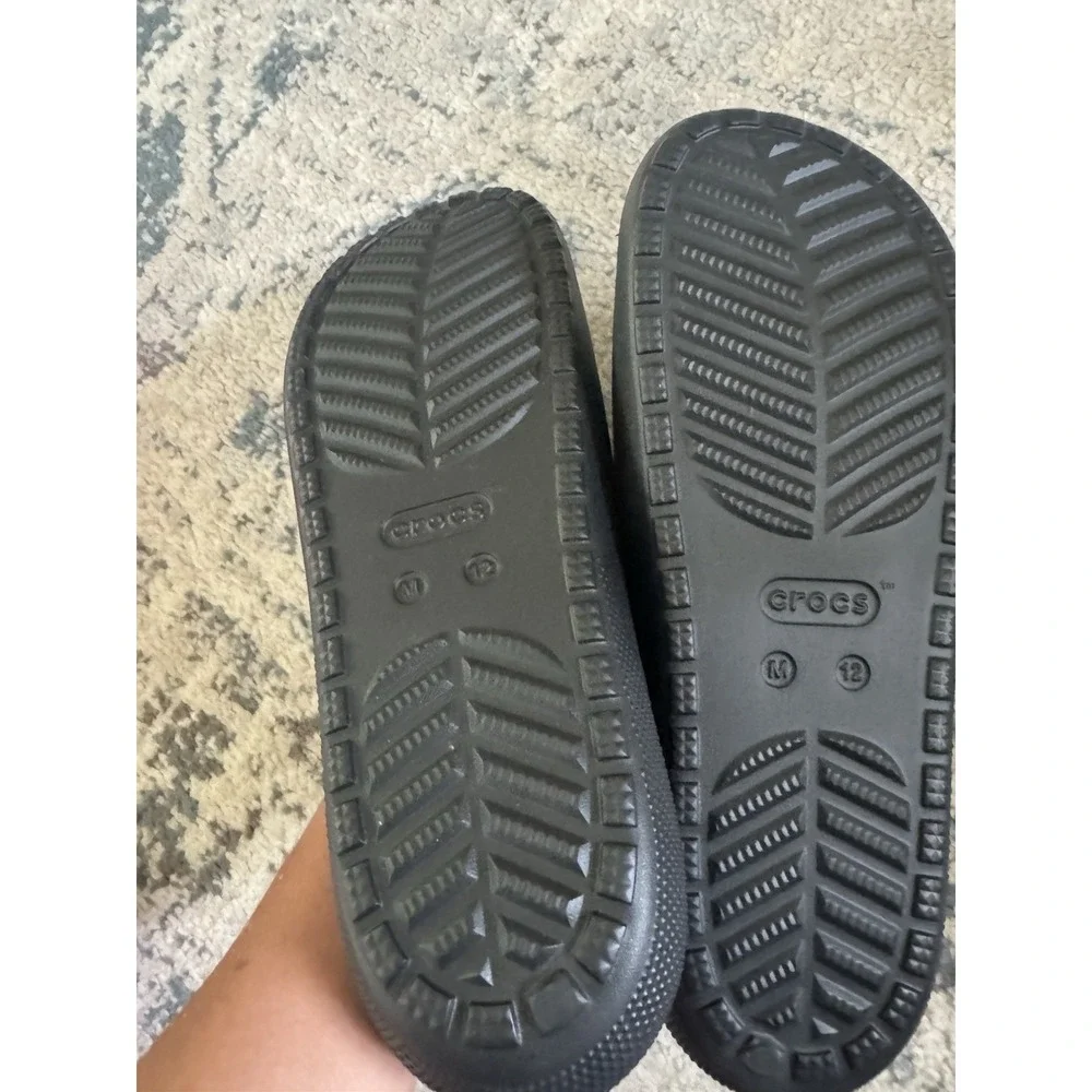 Crocs Black‎ Snoopy M 12